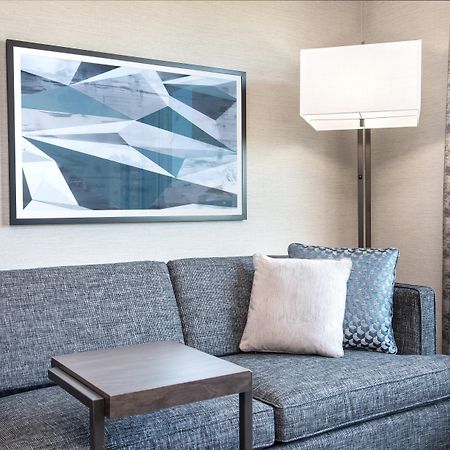 Holiday Inn Boston Logan Airport - Chelsea By Ihg Εξωτερικό φωτογραφία