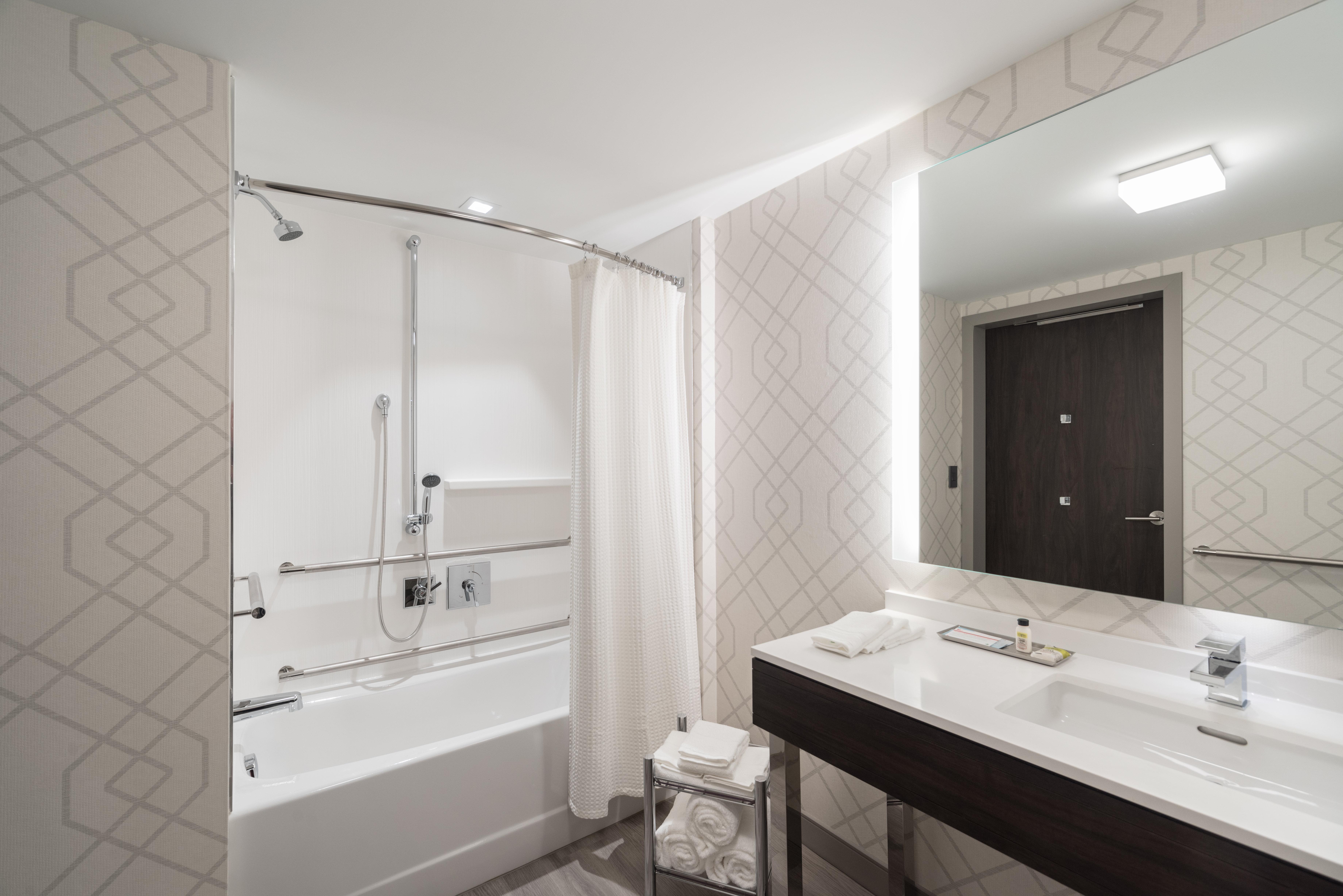 Holiday Inn Boston Logan Airport - Chelsea By Ihg Εξωτερικό φωτογραφία