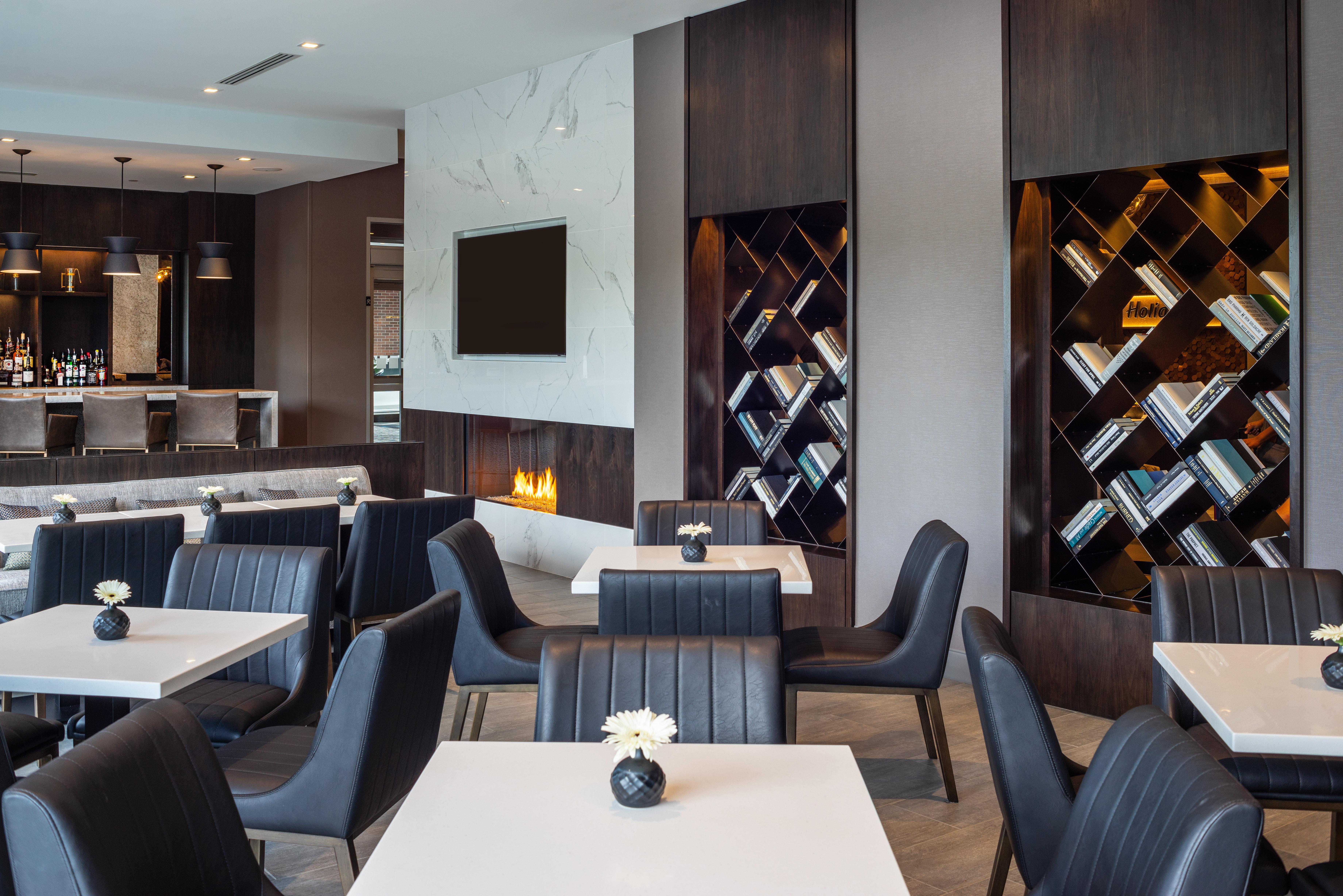 Holiday Inn Boston Logan Airport - Chelsea By Ihg Εξωτερικό φωτογραφία